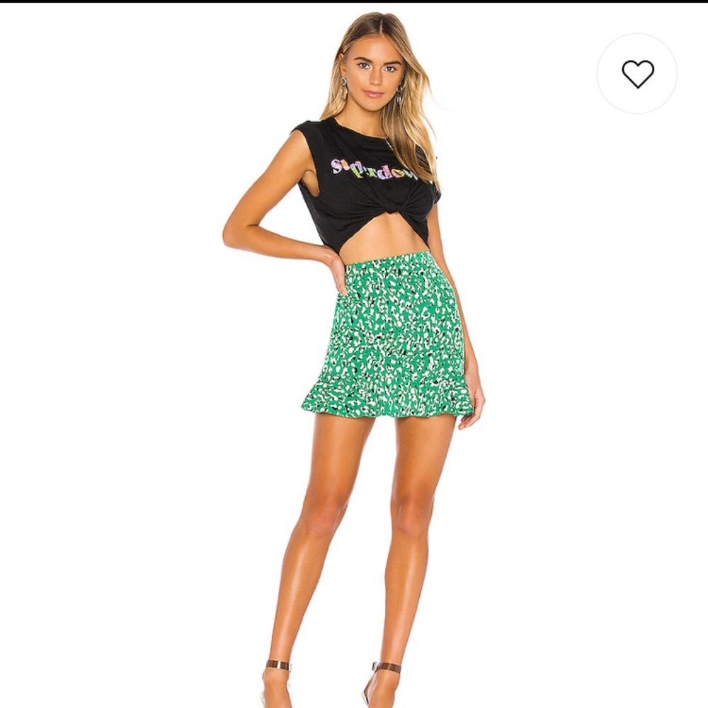 Kelly Ruffle Mini Skirt in Green Leopard
superdown